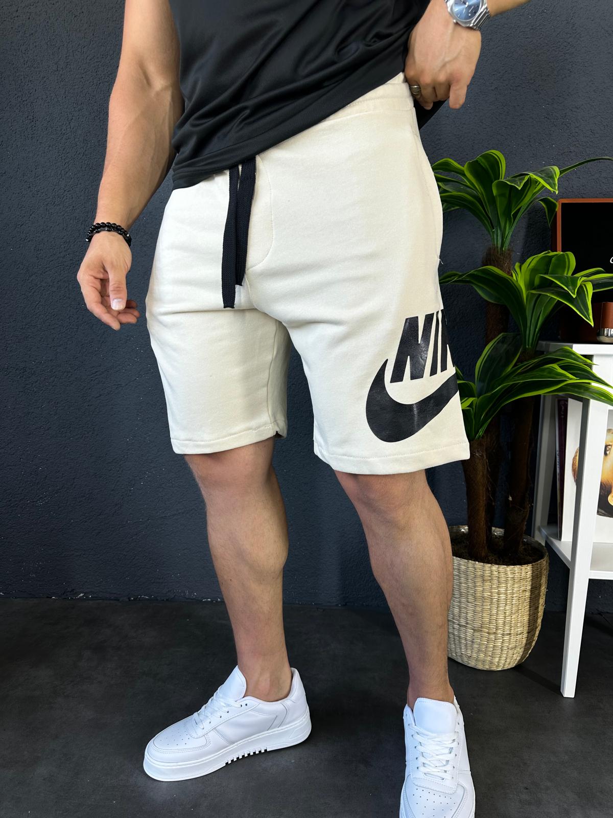 Nike Logo Şort